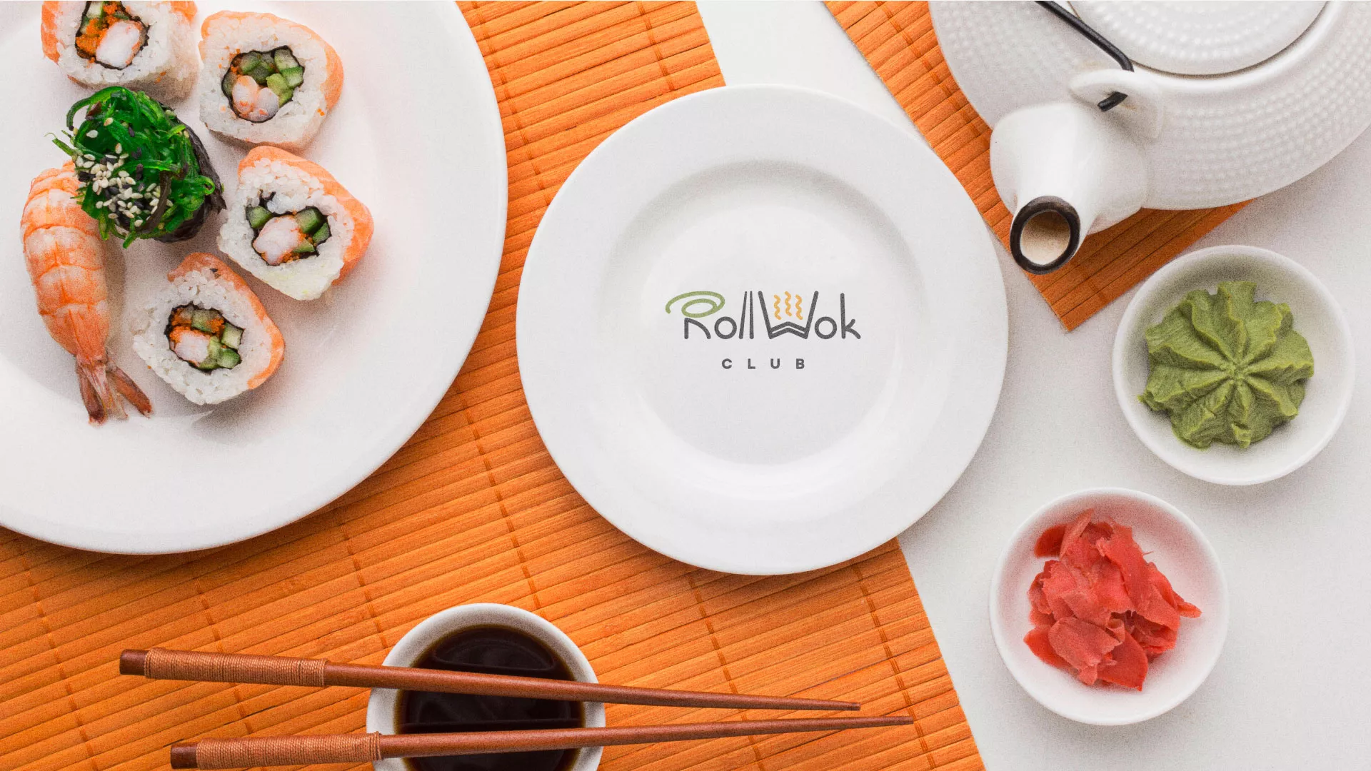 Разработка логотипа и фирменного стиля суши-бара «Roll Wok Club» в Ужуре
