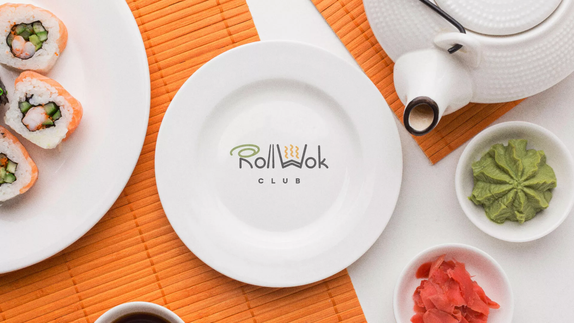 Разработка логотипа и фирменного стиля суши-бара «Roll Wok Club» в Ужуре